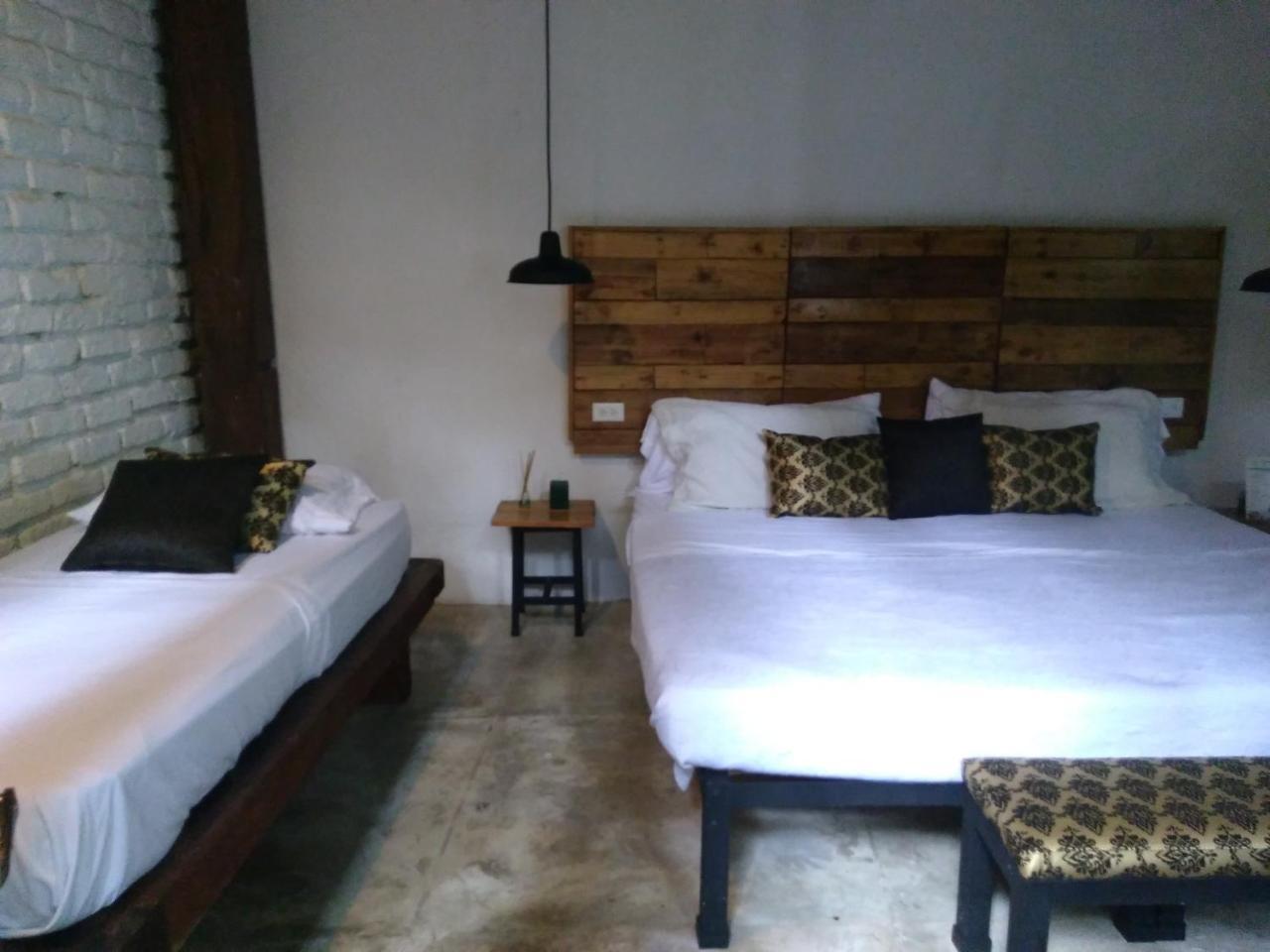 Bed & Breakfast Friends To Be
