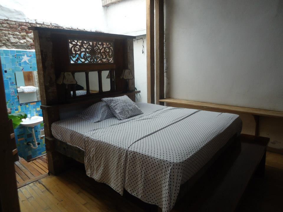 Bed & Breakfast Friends To Be